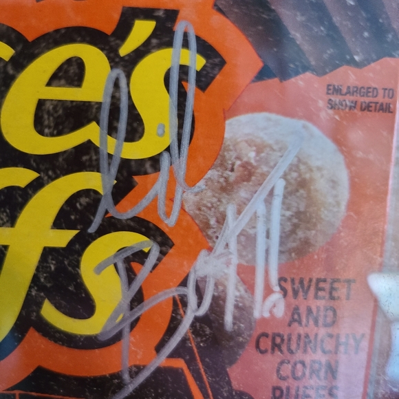 SIGNED Lil Yachty Reeses Puffs - Picture 4 of 5